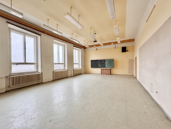 Prodej kancelářských prostor 2126 m², Kyjov