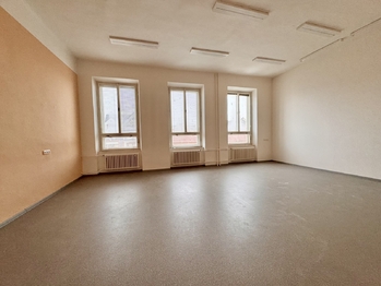 Prodej kancelářských prostor 2126 m², Kyjov