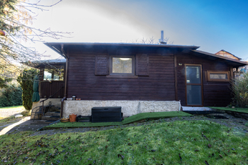 Prodej pozemku 2025 m², Vonoklasy