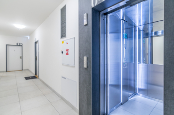 Prodej bytu 3+kk v osobním vlastnictví 96 m², Praha 8 - Karlín