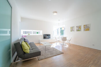 Obývací pokoj s kuchyňským koutem - Pronájem bytu 2+kk v osobním vlastnictví 41 m², Poděbrady 