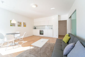 Obývací pokoj s kuchyňským koutem - Pronájem bytu 2+kk v osobním vlastnictví 41 m², Poděbrady