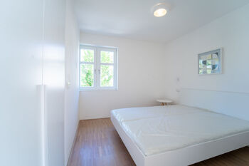 Ložnice s úložnými prostory - Pronájem bytu 2+kk v osobním vlastnictví 41 m², Poděbrady