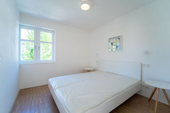 Ložnice s úložnými prostory - Pronájem bytu 2+kk v osobním vlastnictví 41 m², Poděbrady