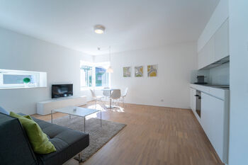 Obývací pokoj s kuchyňským koutem - Pronájem bytu 2+kk v osobním vlastnictví 41 m², Poděbrady