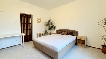 ložnice - Pronájem bytu 2+1 v osobním vlastnictví 65 m², Praha 5 - Hlubočepy