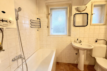 koupelna a WC - Pronájem bytu 2+1 v osobním vlastnictví 65 m², Praha 5 - Hlubočepy