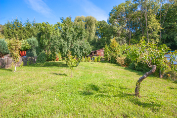 Prodej pozemku 738 m², Lom