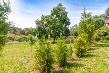 Prodej pozemku 738 m², Lom