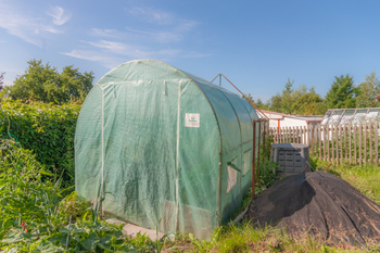 Prodej pozemku 738 m², Lom