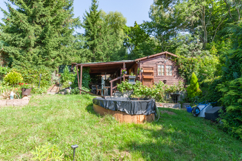 Prodej pozemku 738 m², Lom