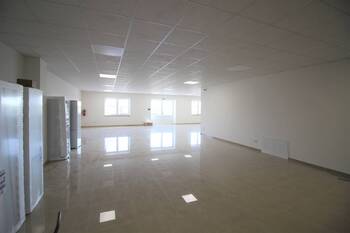 Pronájem obchodních prostor 190 m², Rostoklaty