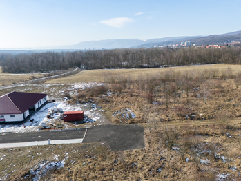 Prodej pozemku 938 m², Lom