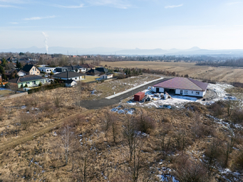 Prodej pozemku 938 m², Lom