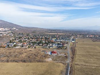 Prodej pozemku 938 m², Lom