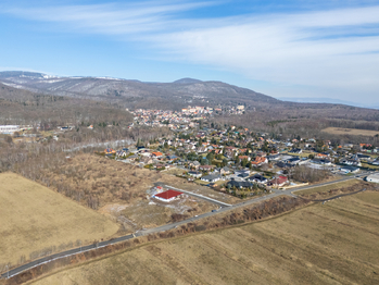 Prodej pozemku 830 m², Lom