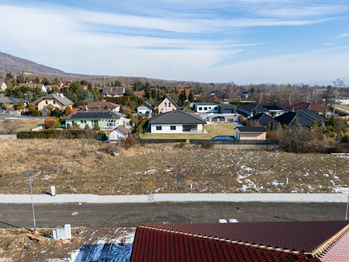 Prodej pozemku 830 m², Lom