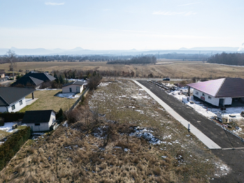 Prodej pozemku 830 m², Lom