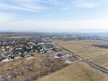 Prodej pozemku 830 m², Lom