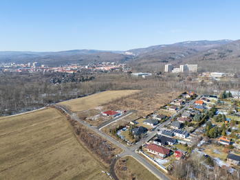 Prodej pozemku 830 m², Lom