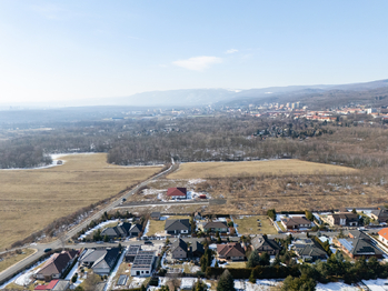 Prodej pozemku 830 m², Lom