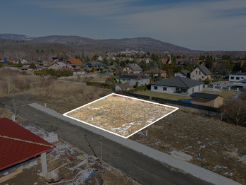 Prodej pozemku 830 m², Lom