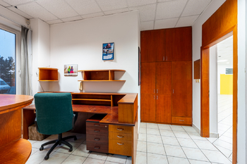 kancelář - Pronájem obchodních prostor 600 m², Průhonice