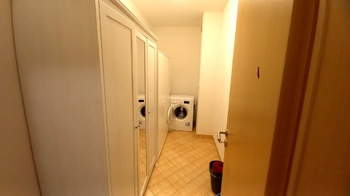 Šatna - Pronájem bytu 2+kk v osobním vlastnictví 81 m², Praha 7 - Holešovice