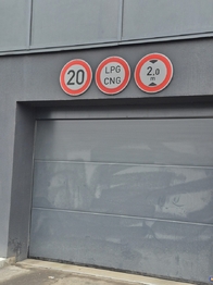 Pronájem garážového stání, Praha 4 - Modřany