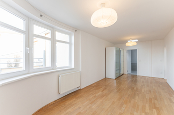 Ložnice v patře - Prodej bytu 2+kk v osobním vlastnictví 72 m², Praha 3 - Vinohrady