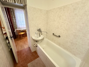 Prodej bytu 3+1 v osobním vlastnictví 66 m², Praha 9 - Prosek