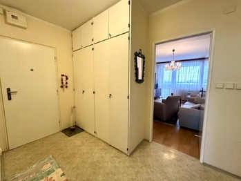 Prodej bytu 3+1 v osobním vlastnictví 66 m², Praha 9 - Prosek