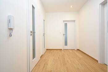 Vstupní chodba.  - Pronájem bytu 2+kk v osobním vlastnictví 63 m², Čelákovice
