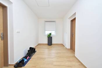 Chodba.  - Pronájem bytu 2+kk v osobním vlastnictví 63 m², Čelákovice