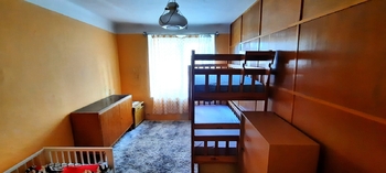 přepažená prostorná místnost vlevo od předsíně - Prodej bytu 3+kk v osobním vlastnictví 388 m², Nová Bystřice