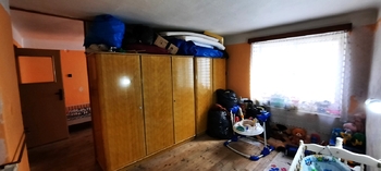 přepažená prostorná místnost vlevo od předsíně - Prodej bytu 3+kk v osobním vlastnictví 388 m², Nová Bystřice