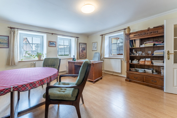 přízemí - kancelář č. 1 - Pronájem skladovacích prostor 4394 m², Doksy