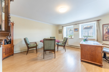 přízemí - kancelář č. 1 - Pronájem skladovacích prostor 4394 m², Doksy