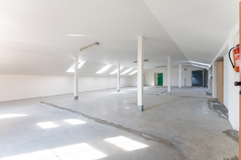 2. patro - skladové prostory - Pronájem skladovacích prostor 4394 m², Doksy