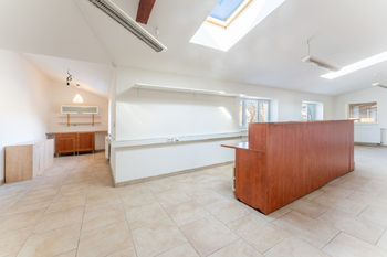 showroom pro zákazníky - Pronájem skladovacích prostor 4394 m², Doksy