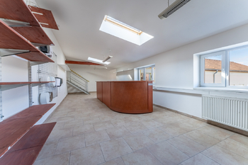 showroom pro zákazníky - Pronájem skladovacích prostor 4394 m², Doksy