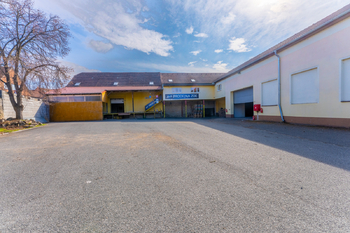 parkování v objektu - Pronájem skladovacích prostor 4394 m², Doksy