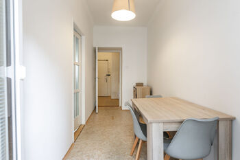 Jídelna - Pronájem bytu 2+kk v osobním vlastnictví 40 m², Praha 4 - Podolí
