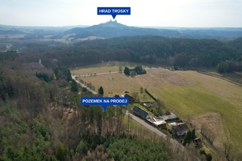 Celkový pohled ze západu - Prodej pozemku 1425 m², Hrubá Skála