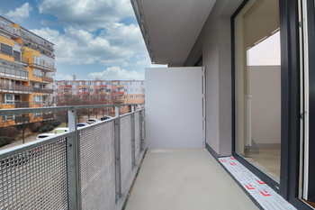 Balkon - Prodej bytu 1+kk v osobním vlastnictví 38 m², Praha 9 - Vysočany