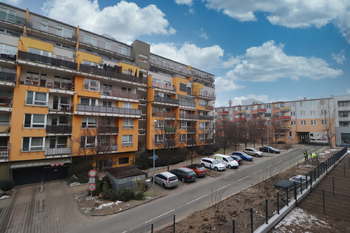 Výhled z balkonu - Prodej bytu 1+kk v osobním vlastnictví 38 m², Praha 9 - Vysočany