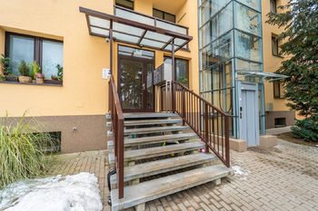 Prodej bytu 3+kk v osobním vlastnictví 75 m², Praha 10 - Uhříněves