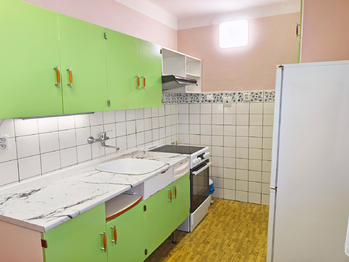 Kuchyně s jídelním koutem. - Prodej bytu 3+1 v osobním vlastnictví 75 m², Brandýs nad Labem-Stará Boleslav