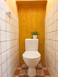 Samostatná toaleta.  - Prodej bytu 3+1 v osobním vlastnictví 75 m², Brandýs nad Labem-Stará Boleslav