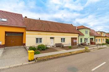 Prodej domu 250 m², Klobouky u Brna